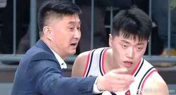 世界杯高清直播平台-评分从2.9暴涨至9.8！昔日大番薯一球改变命运，球迷：排队叫嘉爷|绝杀|张皓嘉|杜锋|北京|体育赛事讨论_新浪体育_新浪新闻