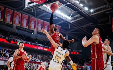 杜锋有眼光！2米26中锋又成水货，和周琦没法比，场均仅5.4分