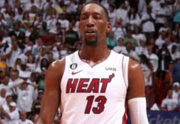 世界杯app下载-首节战罢热火33-24领先老鹰，阿德巴约13分、里萨谢5分